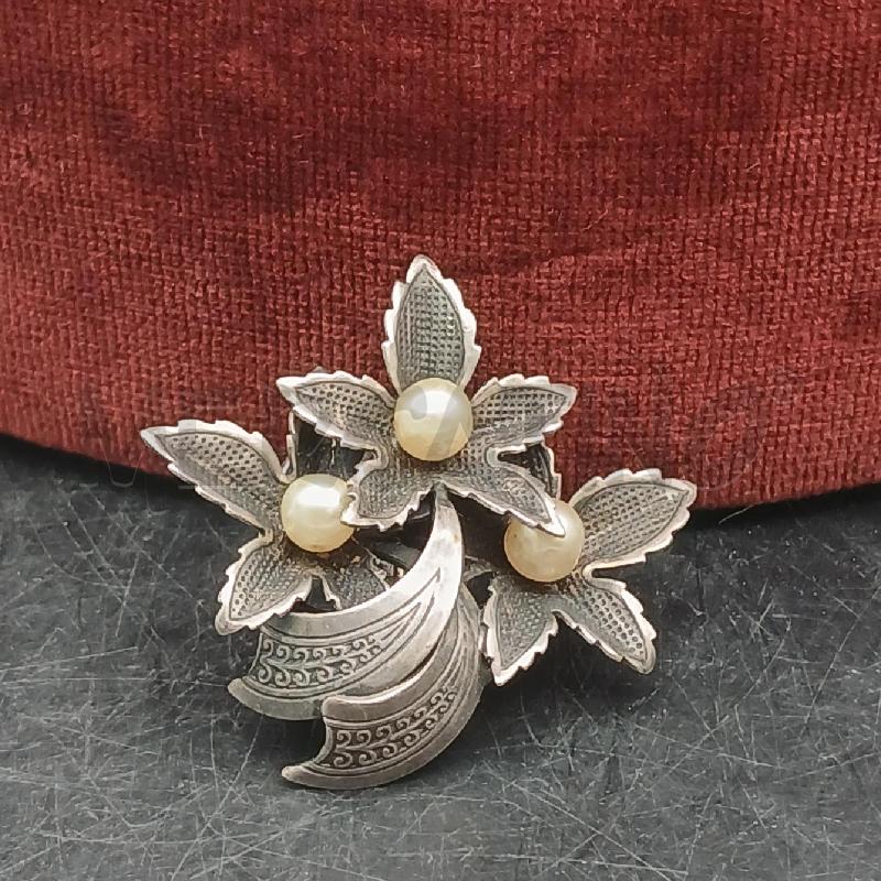 SPILLA FIORI PERLE BIANCHE  | Mercatino dell'Usato Roma garbatella 1
