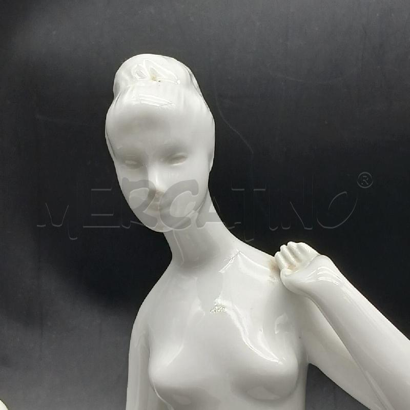 STATUA DONNA INGINOCCHIATA ROYAL DUX | Mercatino dell'Usato Roma garbatella 3