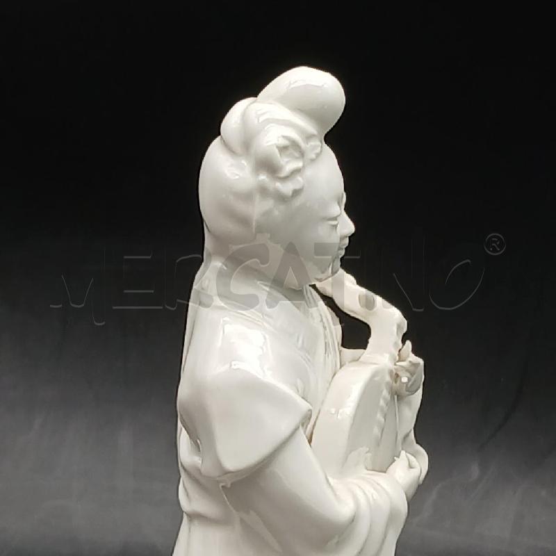 STATUINA ORIENTALE CER BIANCA | Mercatino dell'Usato Roma garbatella 3