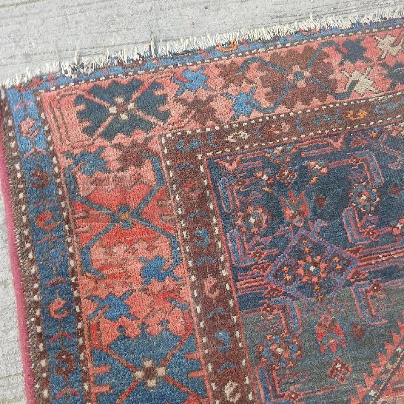 TAPPETO ANTICO ROSSO BLU DA RIVEDERE | Mercatino dell'Usato Roma garbatella 4