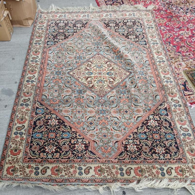 TAPPETO AZZURRO FIORI ROSA  | Mercatino dell'Usato Roma garbatella 1