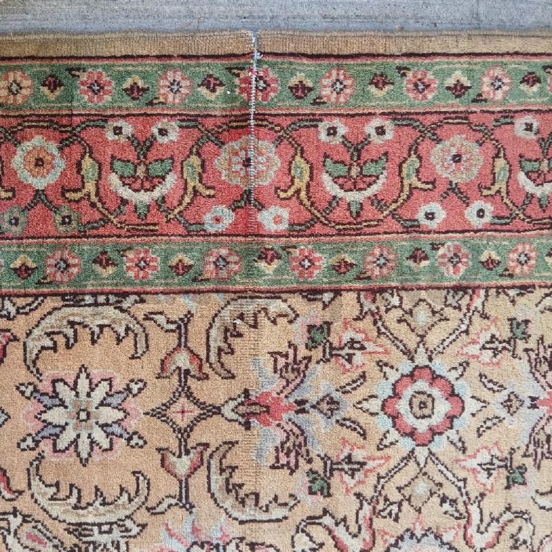 TAPPETO BEIGE CORNICE VERDE | Mercatino dell'Usato Roma garbatella 4