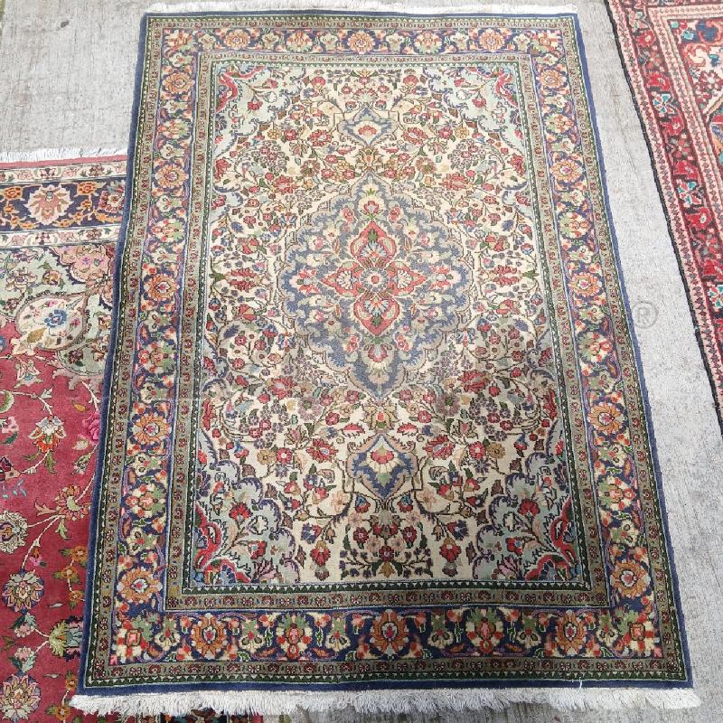 TAPPETO BEIGE FIORI | Mercatino dell'Usato Roma garbatella 1
