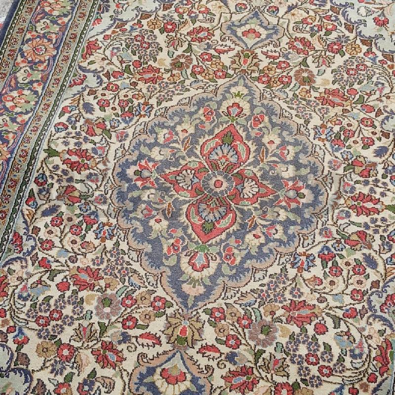 TAPPETO BEIGE FIORI | Mercatino dell'Usato Roma garbatella 2
