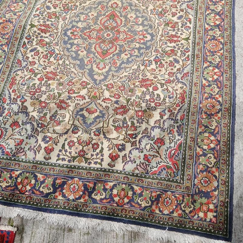 TAPPETO BEIGE FIORI | Mercatino dell'Usato Roma garbatella 3