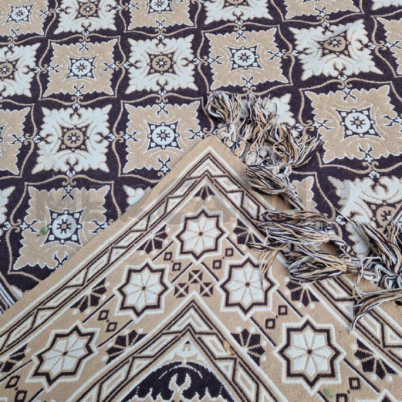 TAPPETO BIANCO DISEGNI MARRONI/BEIGE | Mercatino dell'Usato Roma garbatella 3