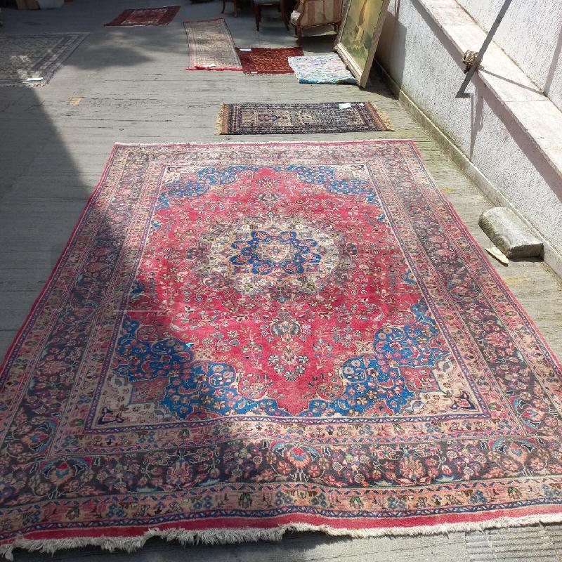 TAPPETO BLU DISEGNI ROSA DA RIVEDERE 2.5 X 3.5  | Mercatino dell'Usato Roma garbatella 1