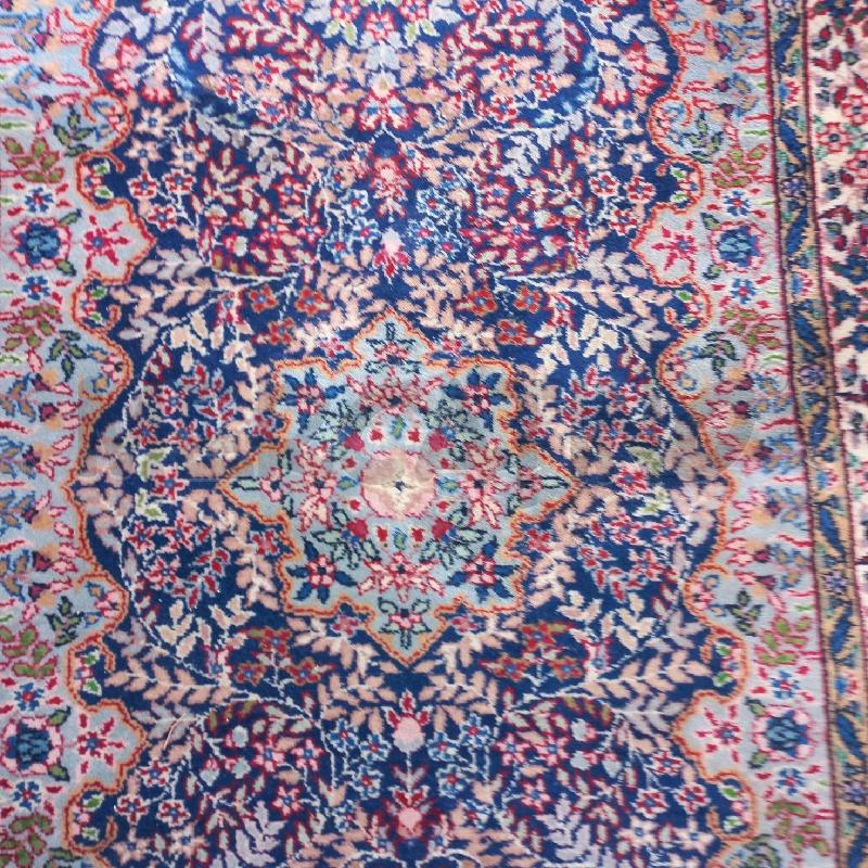 TAPPETO BLU FIORI ROSA  | Mercatino dell'Usato Roma garbatella 2