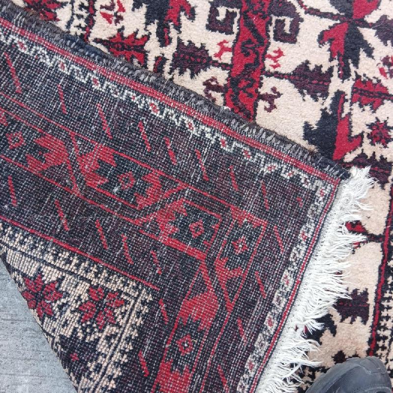TAPPETO BORDO' BEIGE FIORI ROSSI/NERI | Mercatino dell'Usato Roma garbatella 4