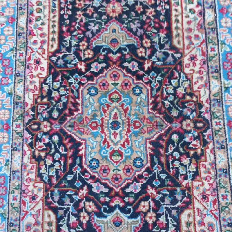 TAPPETO CORNICE VIOLA DISEGNI ROSSI PICCOLO  | Mercatino dell'Usato Roma garbatella 2