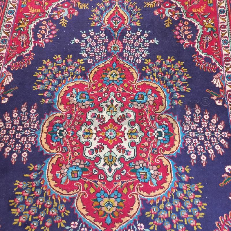 TAPPETO CORNICE VIOLA DISEGNI VERDI ROSSI  | Mercatino dell'Usato Roma garbatella 2