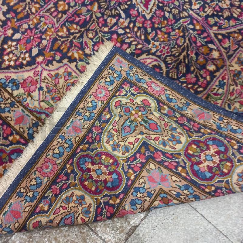 TAPPETO FIORI BLU  | Mercatino dell'Usato Roma garbatella 3