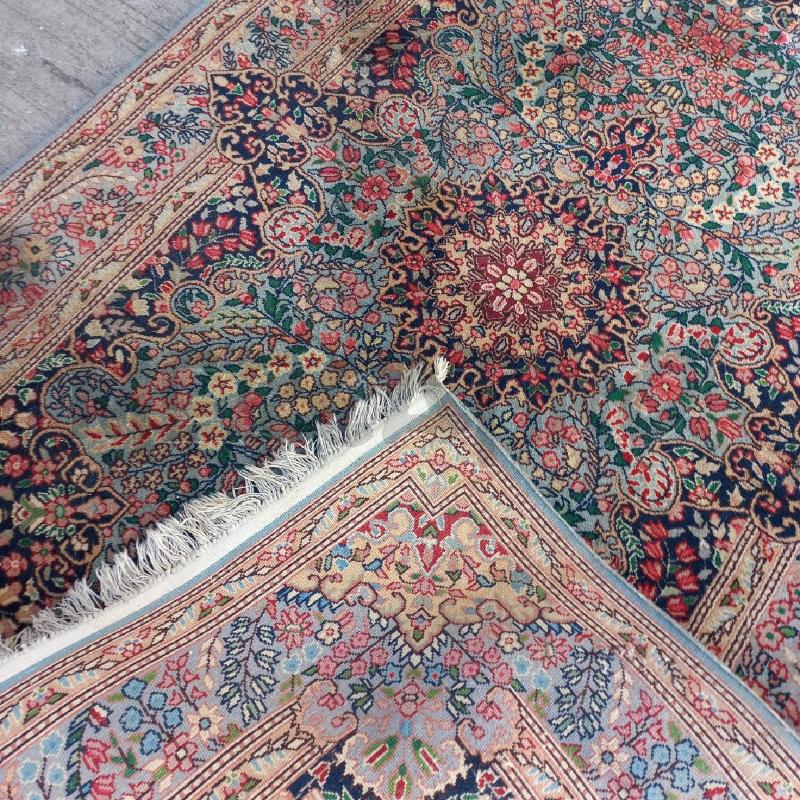 TAPPETO FLOREALE SFONDO AZZURRO 210 X 130 | Mercatino dell'Usato Roma garbatella 3