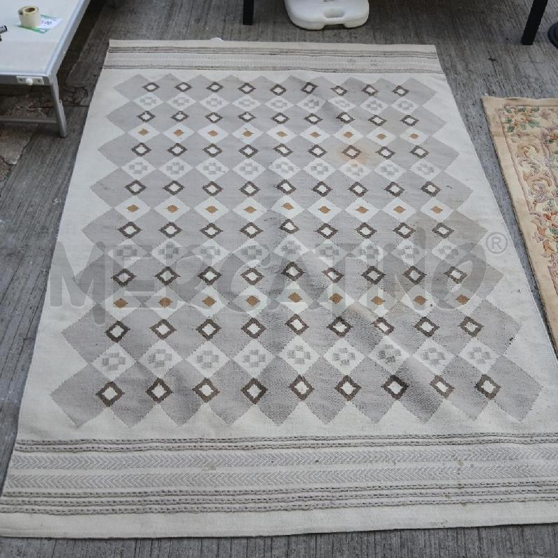 TAPPETO GRIGIO ROMBI  | Mercatino dell'Usato Roma garbatella 1