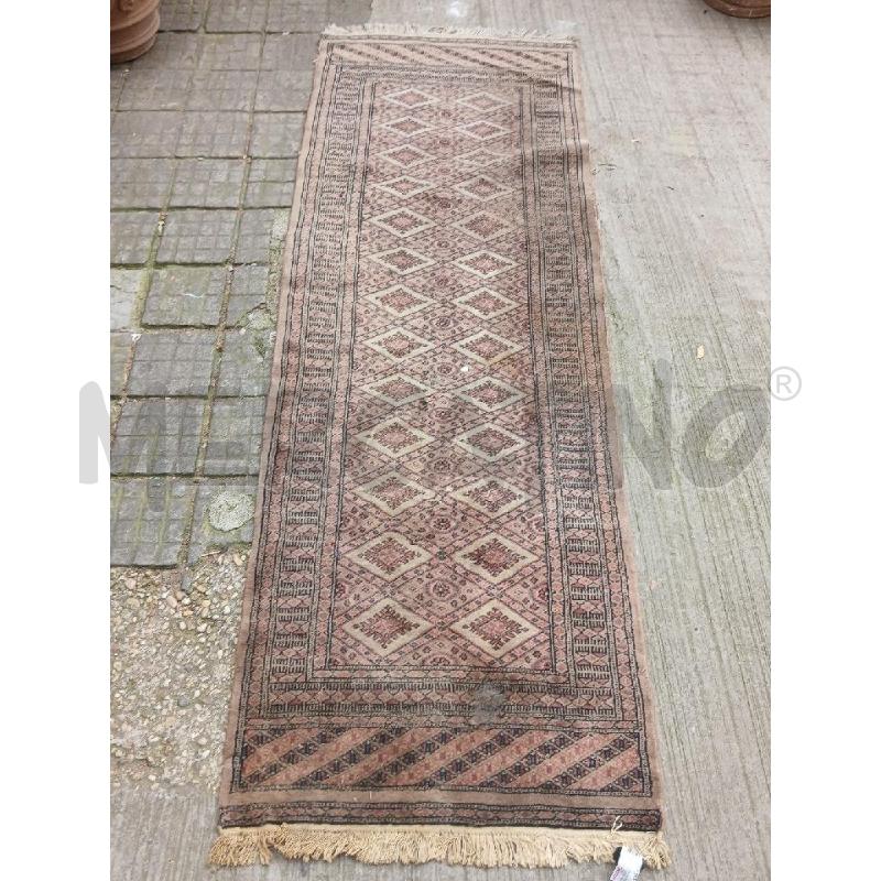 TAPPETO GUIDA ROSA BEIGE MACCHIE DA RIVEDERE | Mercatino dell'Usato Roma garbatella 1
