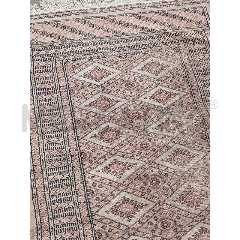 TAPPETO GUIDA ROSA BEIGE MACCHIE DA RIVEDERE | Mercatino dell'Usato Roma garbatella 4