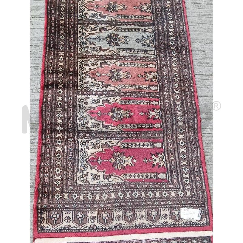 TAPPETO PREGHIERA ROSSO AZZURRO CENTRALE | Mercatino dell'Usato Roma garbatella 2