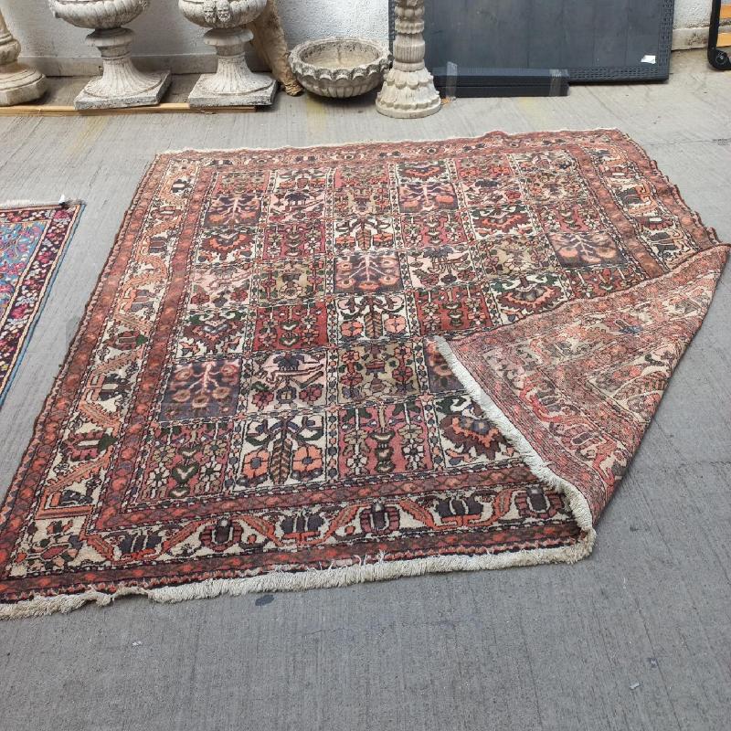 TAPPETO QUADRATO BEIGE MARRONE QUADRATI CENTRALI  | Mercatino dell'Usato Roma garbatella 1