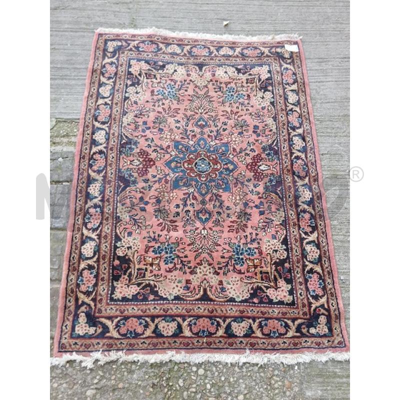 TAPPETO ROSA FIORE CENTRALE BLU  | Mercatino dell'Usato Roma garbatella 1