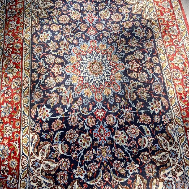 TAPPETO ROSSO/BLU FIORI  | Mercatino dell'Usato Roma garbatella 2