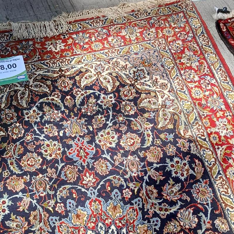 TAPPETO ROSSO/BLU FIORI  | Mercatino dell'Usato Roma garbatella 4