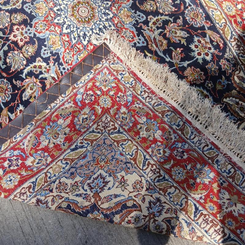 TAPPETO ROSSO/BLU FIORI  | Mercatino dell'Usato Roma garbatella 5