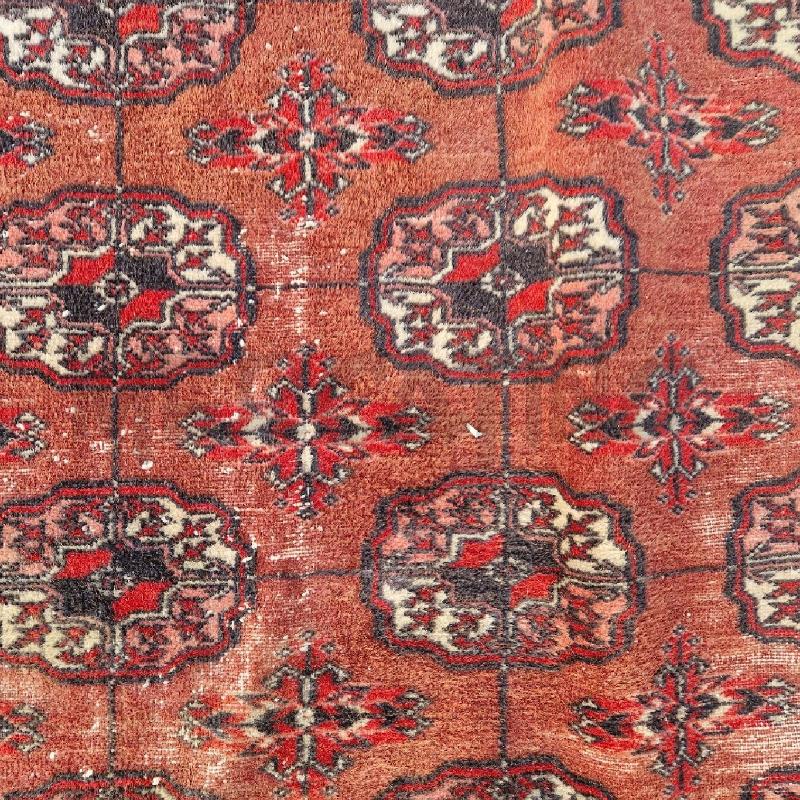 TAPPETO ROSSO BEIGE | Mercatino dell'Usato Roma garbatella 2