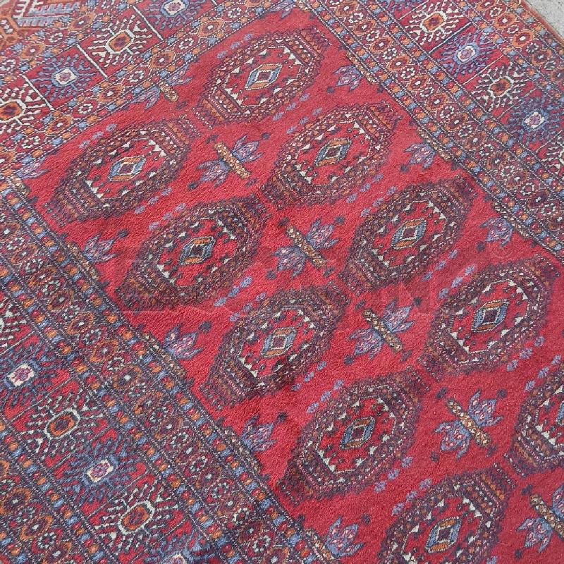 TAPPETO ROSSO CERCHI BLU  | Mercatino dell'Usato Roma garbatella 2