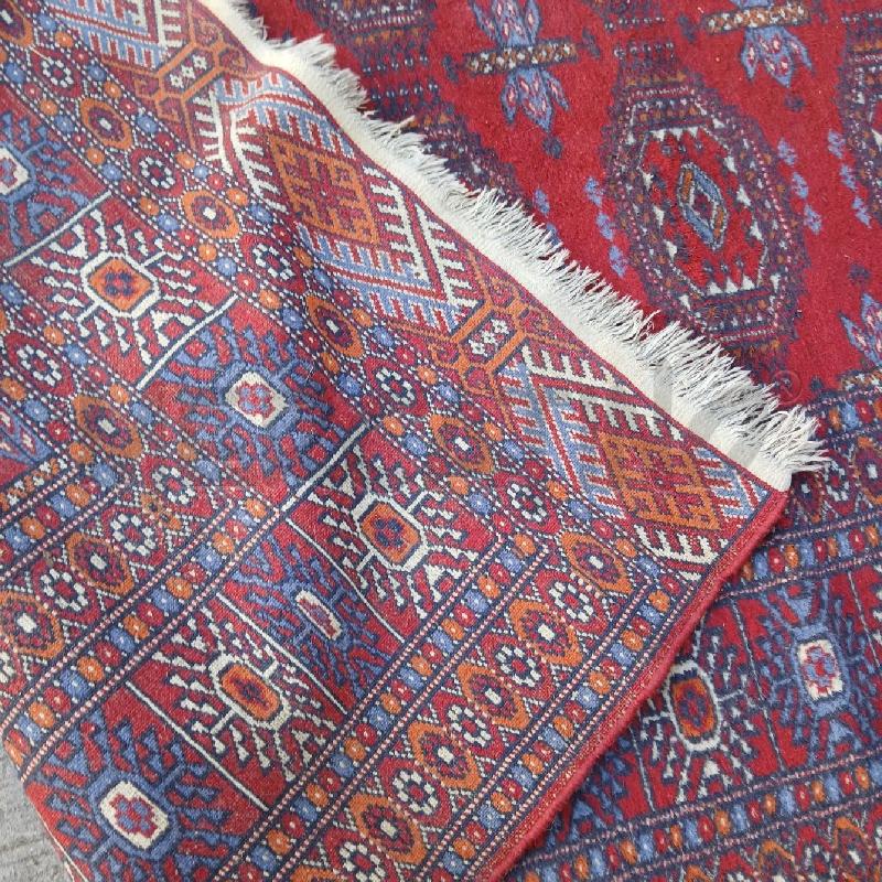 TAPPETO ROSSO CERCHI BLU  | Mercatino dell'Usato Roma garbatella 5