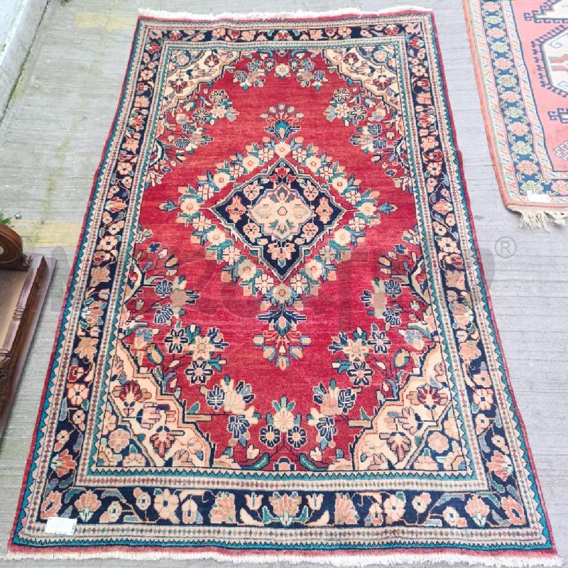 TAPPETO ROSSO CORNICE BEIGE FIORI BLU  | Mercatino dell'Usato Roma garbatella 1