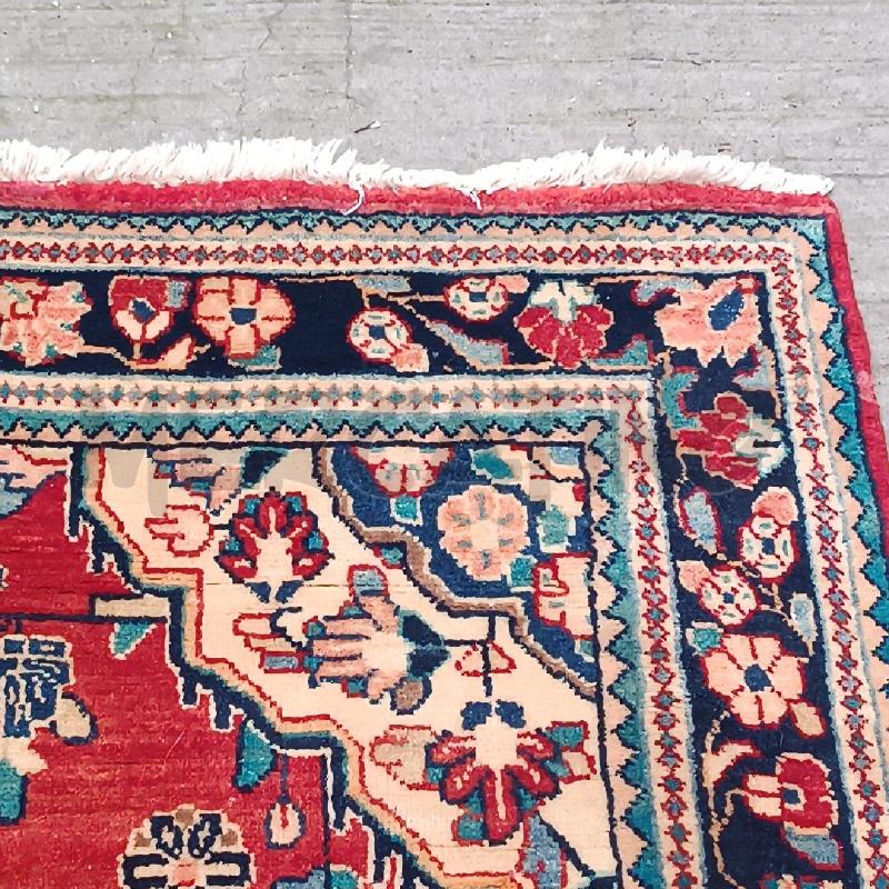 TAPPETO ROSSO CORNICE BEIGE FIORI BLU  | Mercatino dell'Usato Roma garbatella 5