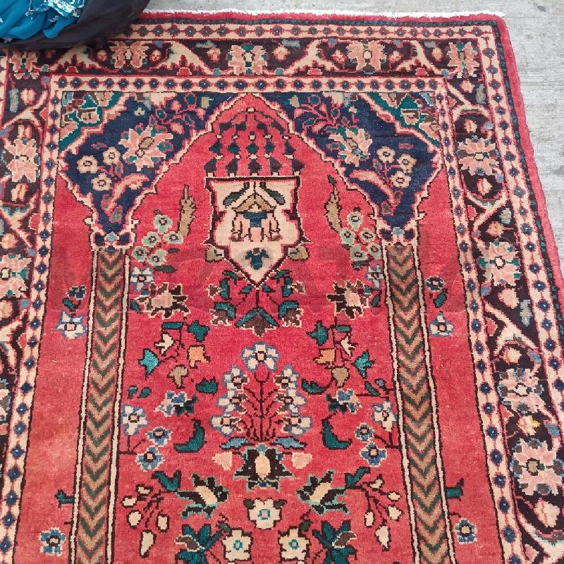 TAPPETO ROSSO DISEGNI BLU  | Mercatino dell'Usato Roma garbatella 3