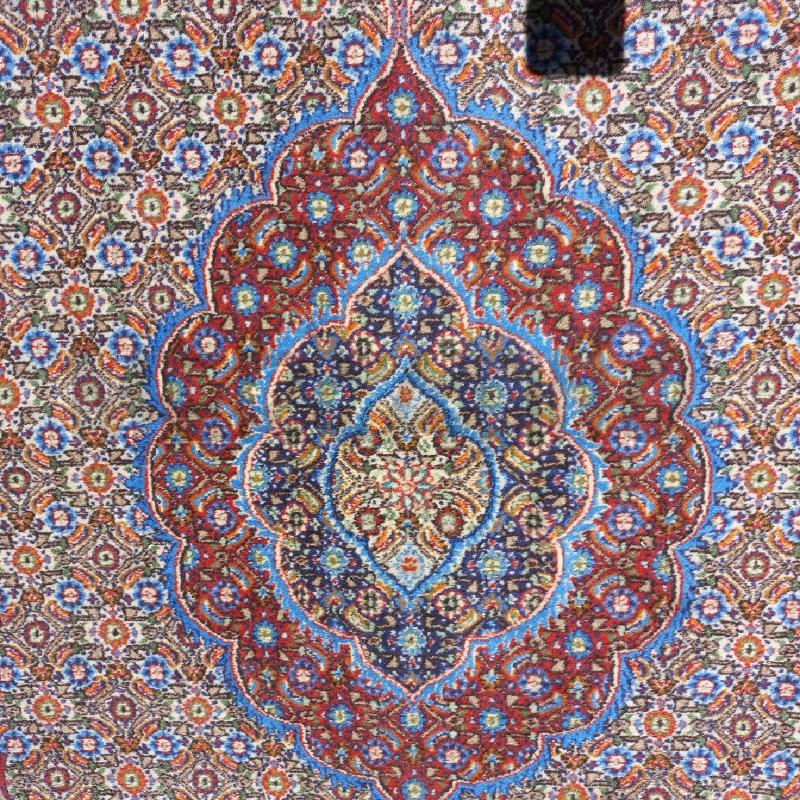TAPPETO ROSSO DISEGNI BLU FIORI  | Mercatino dell'Usato Roma garbatella 2