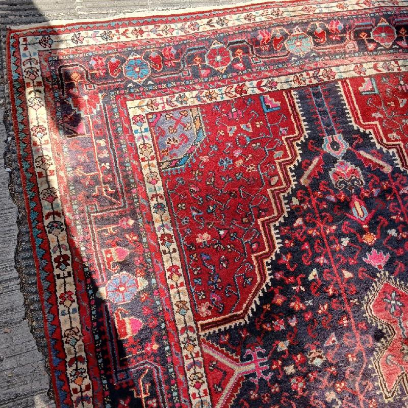 TAPPETO ROSSO DISEGNI ROSA BLU  | Mercatino dell'Usato Roma garbatella 4