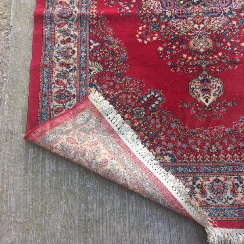 TAPPETO ROSSO GRECA BLU FIORI | Mercatino dell'Usato Roma garbatella 3