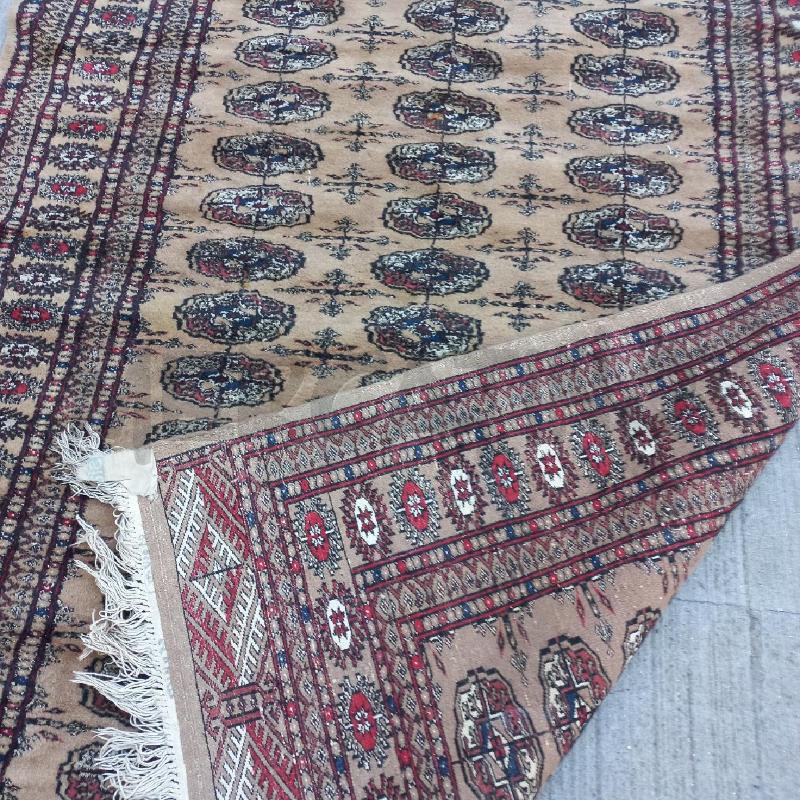 TAPPETO SFONDO BEIGE CONTORNO MARRONE FIGURE | Mercatino dell'Usato Roma garbatella 2