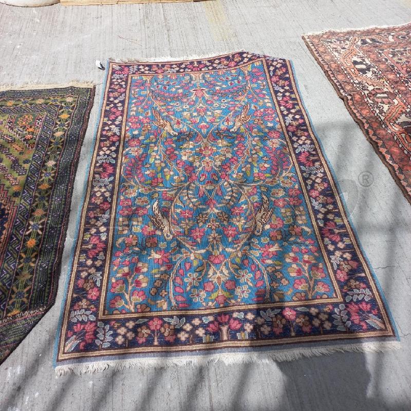 TAPPETO SFONDO CELESTE FIORI UCELLINI 40 | Mercatino dell'Usato Roma garbatella 1