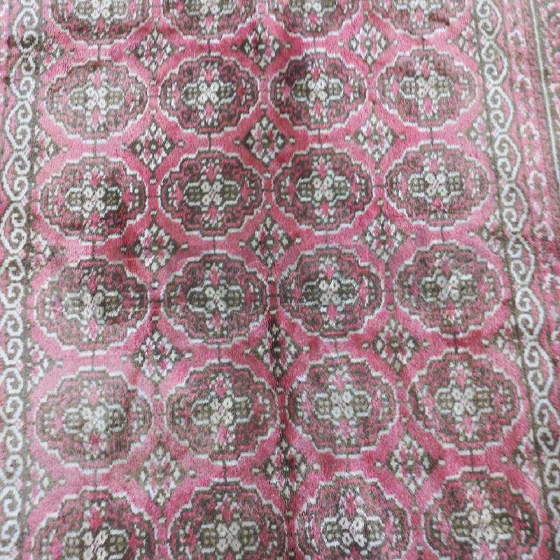 TAPPETO SFONDO ROSSO 215X130CM | Mercatino dell'Usato Roma garbatella 2