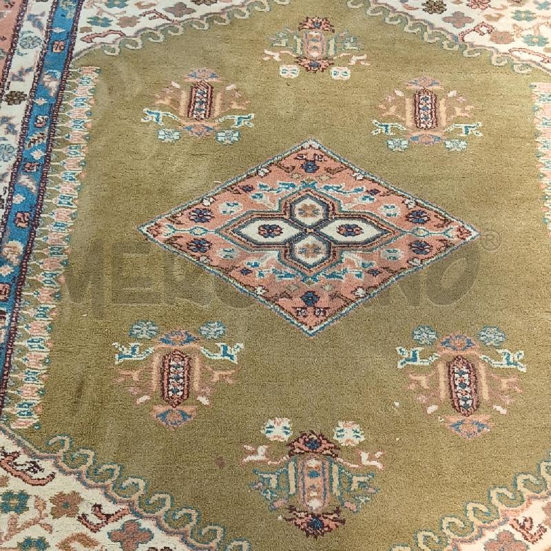 TAPPETO VERDE ROMBO ROSA DISEGNI  | Mercatino dell'Usato Roma garbatella 2