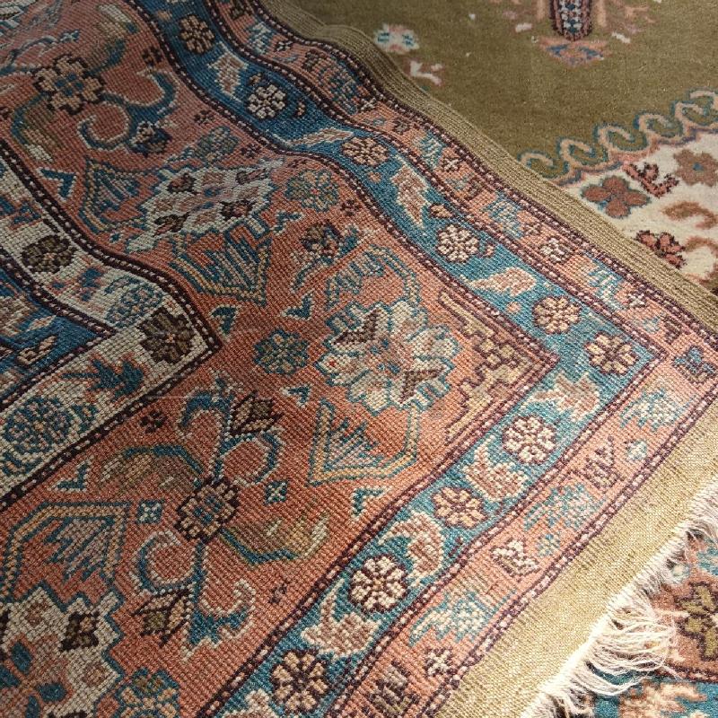 TAPPETO VERDE ROMBO ROSA DISEGNI  | Mercatino dell'Usato Roma garbatella 4