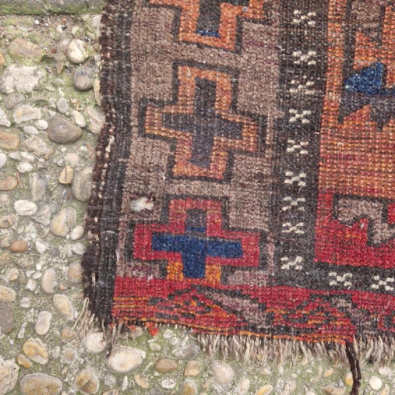 TAPPETO VIOLA DISEGNI ARANCIONI | Mercatino dell'Usato Roma garbatella 2
