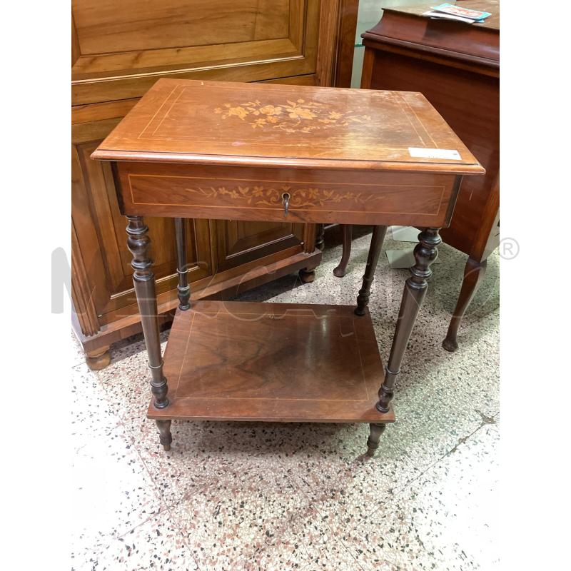 TAVOLINO DA LAVORO INTARSIATO + 1 RIPIANO | Mercatino dell'Usato Roma garbatella 1
