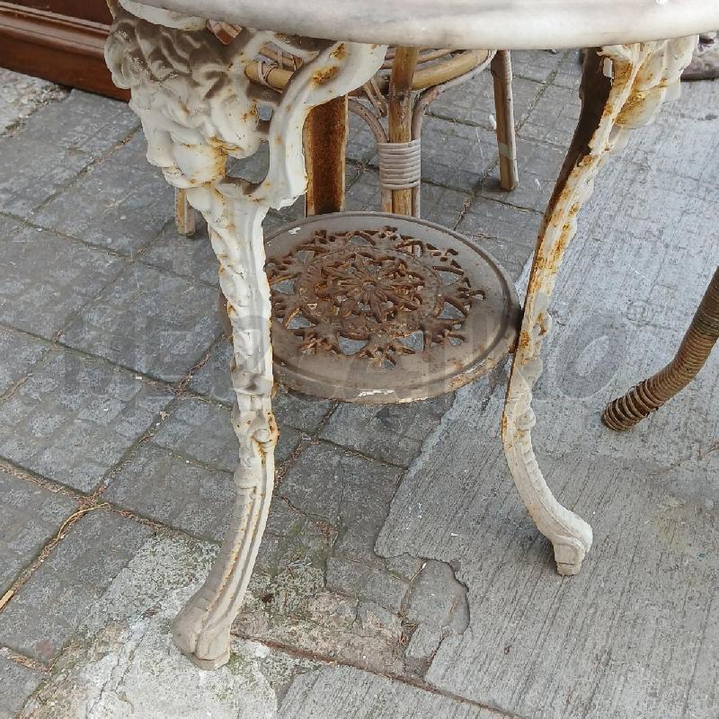 TAVOLINO GHISA MASCHERONI P/MARMO TONDO | Mercatino dell'Usato Roma garbatella 2