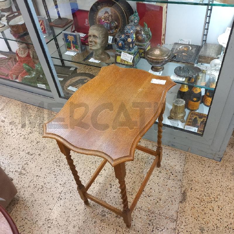 TAVOLINO OVALE GAMBE TORCHON  | Mercatino dell'Usato Roma garbatella 2