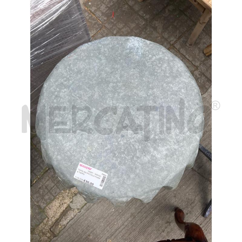 TAVOLINO PICCOLO FORMA TAPPO | Mercatino dell'Usato Roma garbatella 2