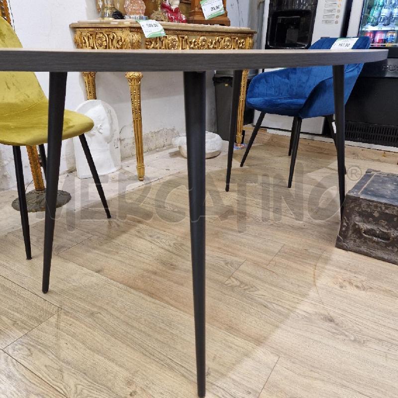 TAVOLO OVALE GAMBE NERE | Mercatino dell'Usato Roma garbatella 2