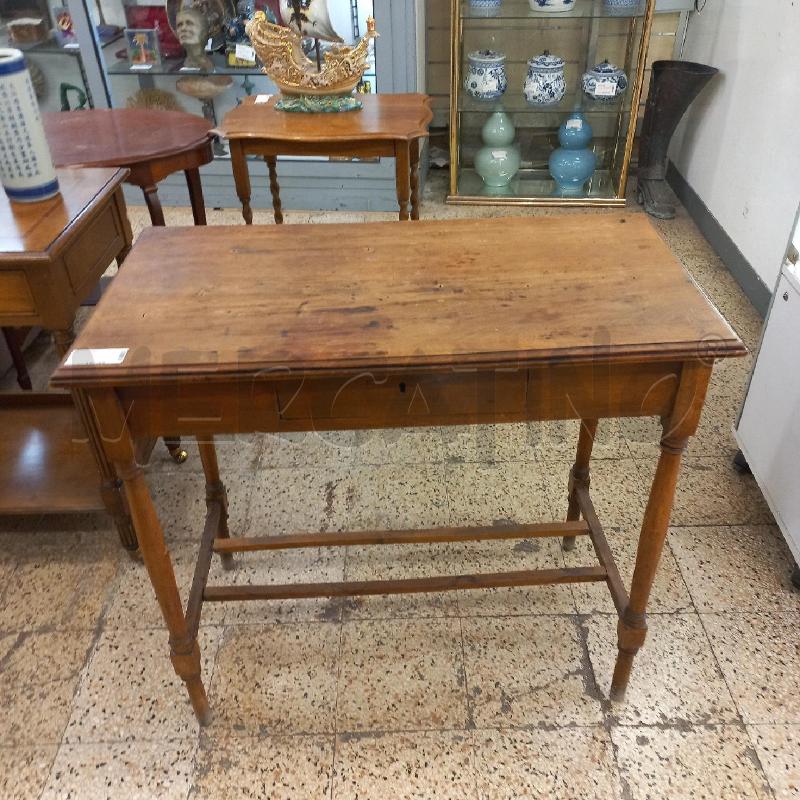 TAVOLO RETT.NOCE 1 CASSETTO | Mercatino dell'Usato Roma garbatella 1
