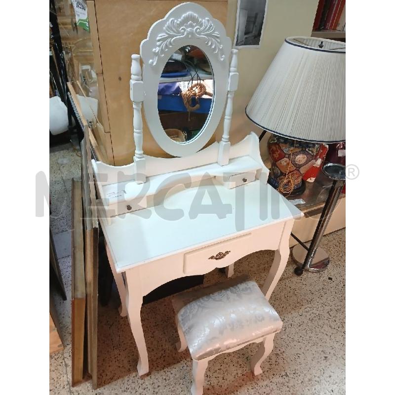 TOILETTE BIANCA 1C + POUF | Mercatino dell'Usato Roma garbatella 1