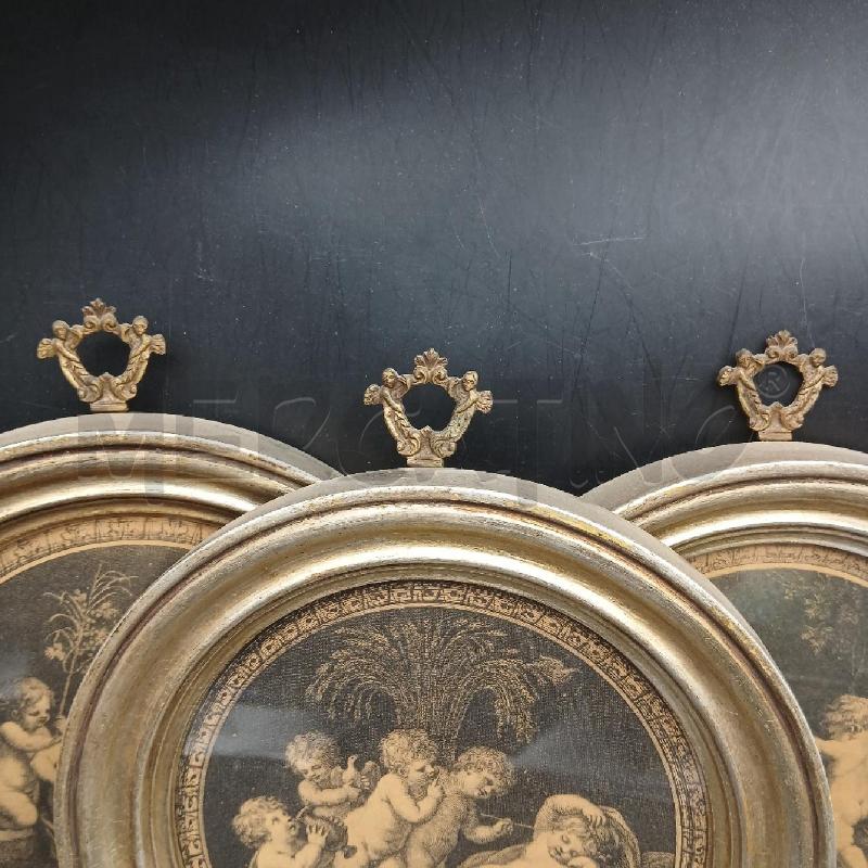 TRIS INCISIONI TONDE NEOCLASSICHE | Mercatino dell'Usato Roma garbatella 5