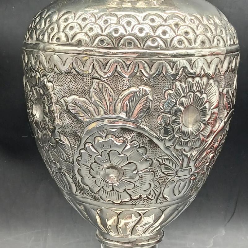 VASO EPNS DEC A SBALZO | Mercatino dell'Usato Roma garbatella 2